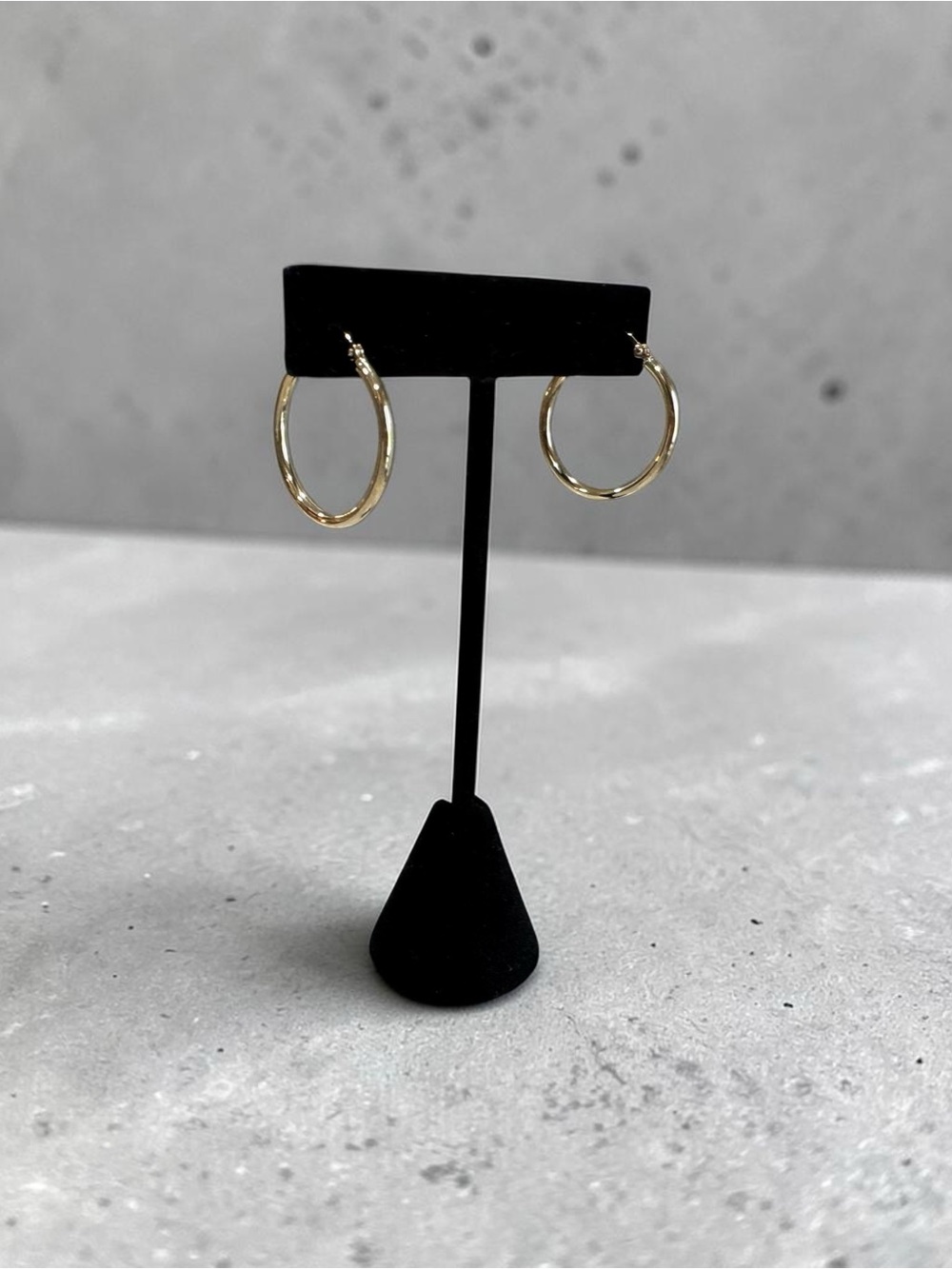 Classic 14K Gold Hoop Earrings - Timeless Women's Jewelry